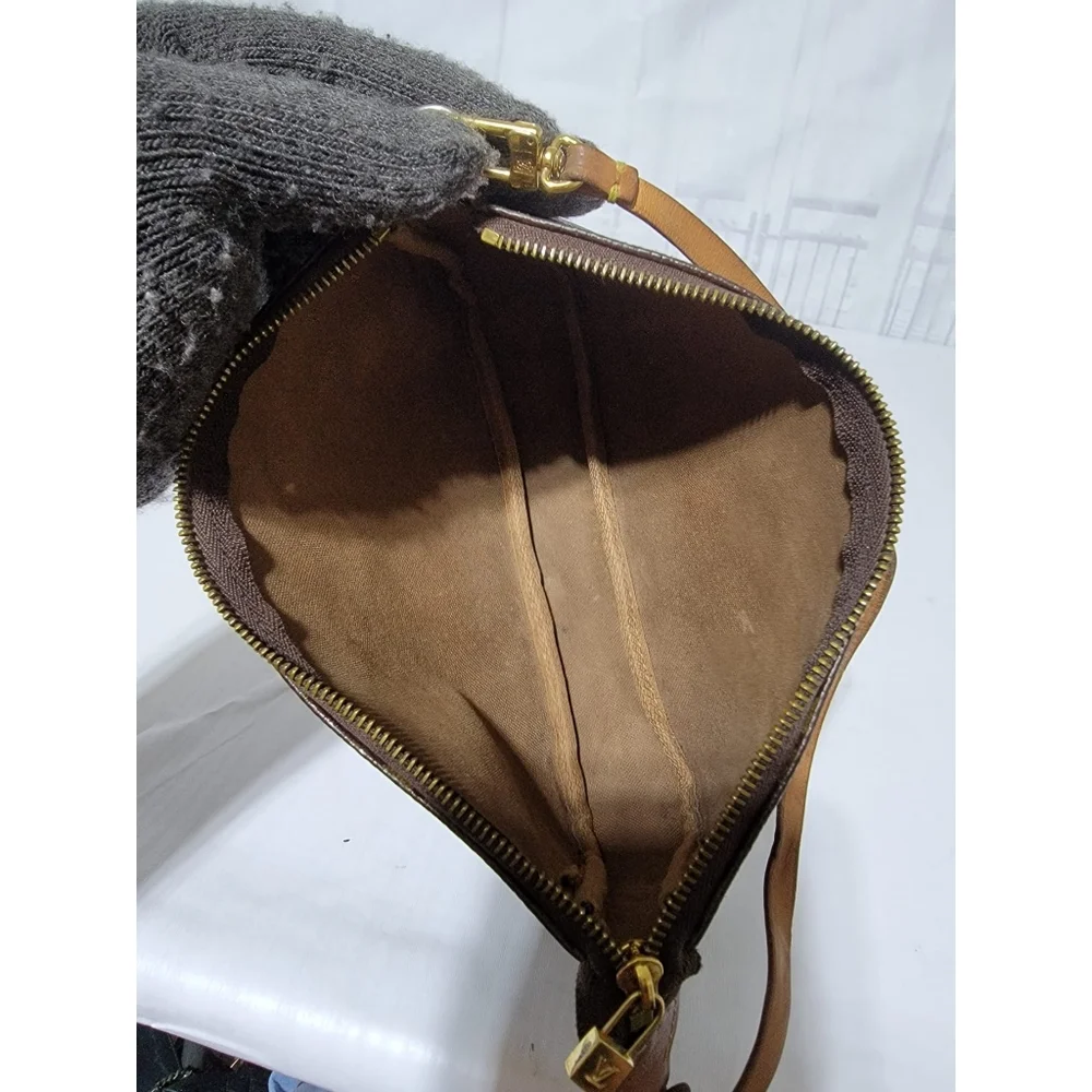 LOUIS VUITTON Monogram Pochette Accessoires Brown